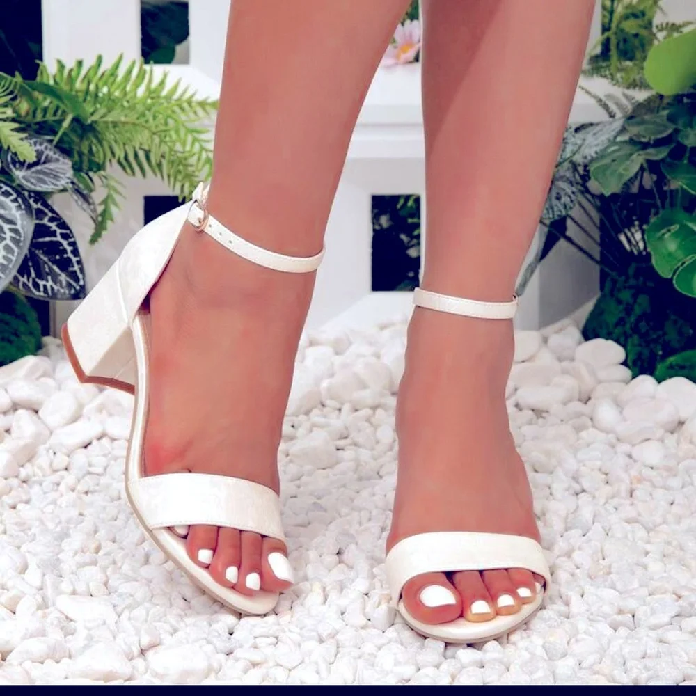 White Block Heel Sandal with ankle strap - Picture 5 of 5